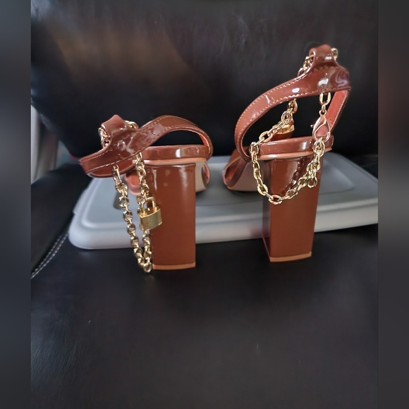 *NWOT** Rogue Trending Lock Chain Ankle strap High Heel Sandals - Picture 2 of 4